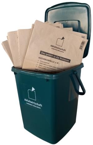 Bio-Vorsortierer für Küchenabfälle mit passenden Papiertüten